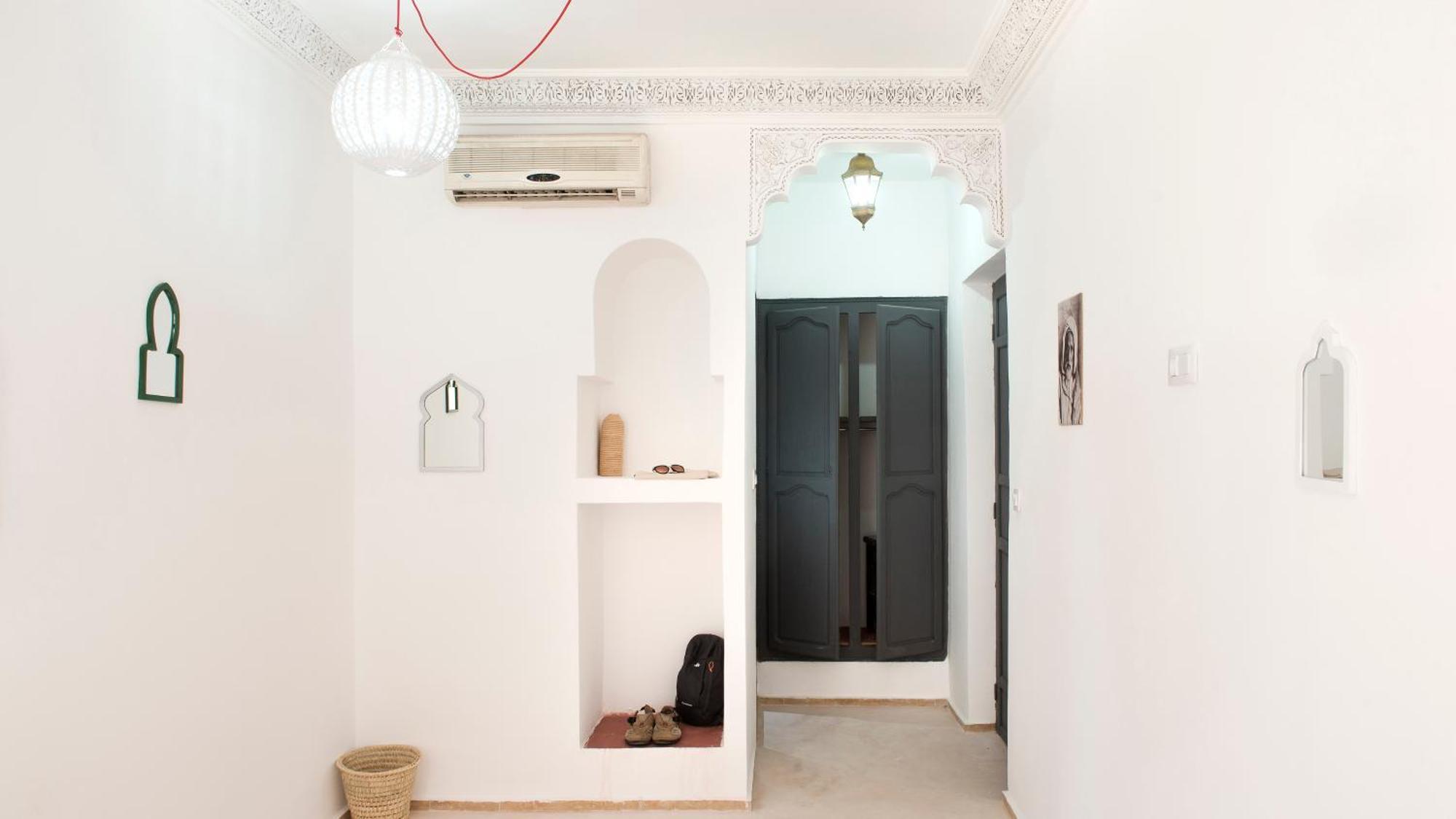 Twin Room,1589544824:JPEG
